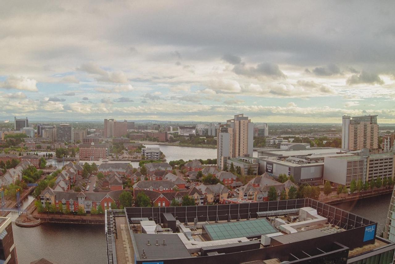 Hallsphere - Stunning Apartment Salford Quays Manchester Zewnętrze zdjęcie