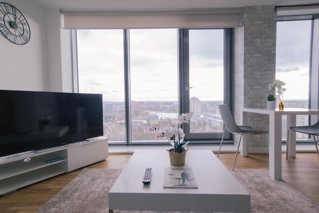 Hallsphere - Stunning Apartment Salford Quays Manchester Zewnętrze zdjęcie